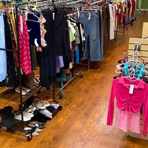 LIVE tonight Friday 3/23 7pm featuring Medium & large clothing from TV/Film
